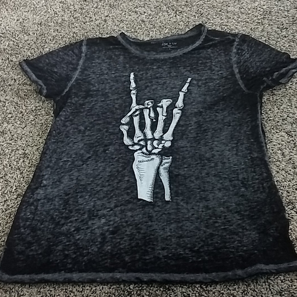 Zoe & Liv skeleton hand t-shirt - Picture 2 of 4